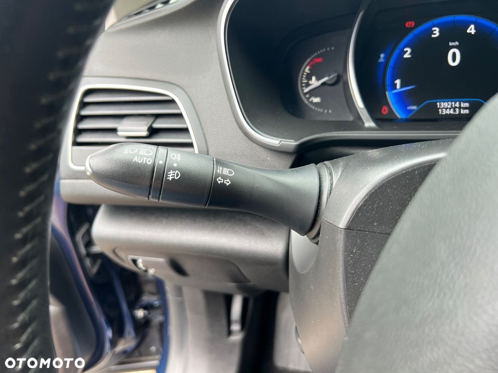 Renault Megane ENERGY TCe 100 LIMITED - 24