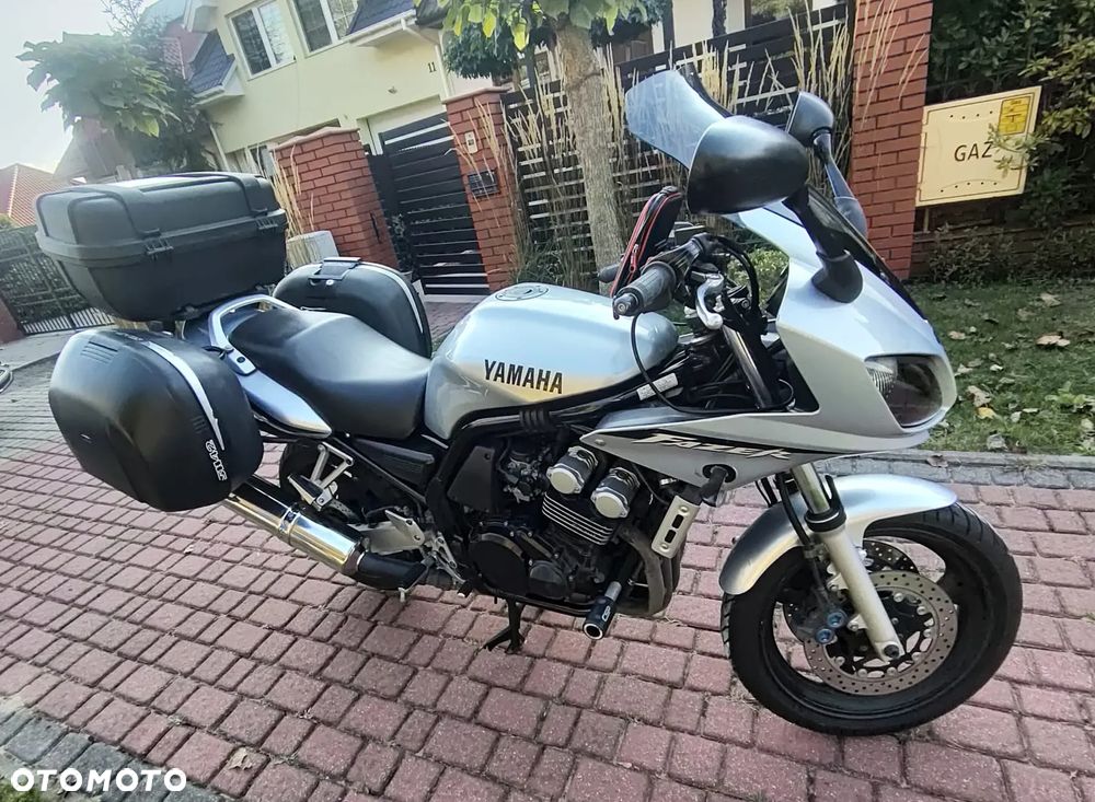 Yamaha FZS - 1