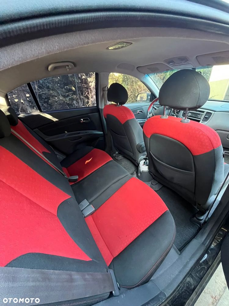 Kia Rio - 9