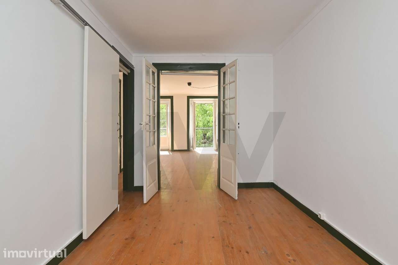Apartamento T1+1 de 70 m2 na Rua de São Bento, perto da Praça das Flor - Grande imagem: 4/22