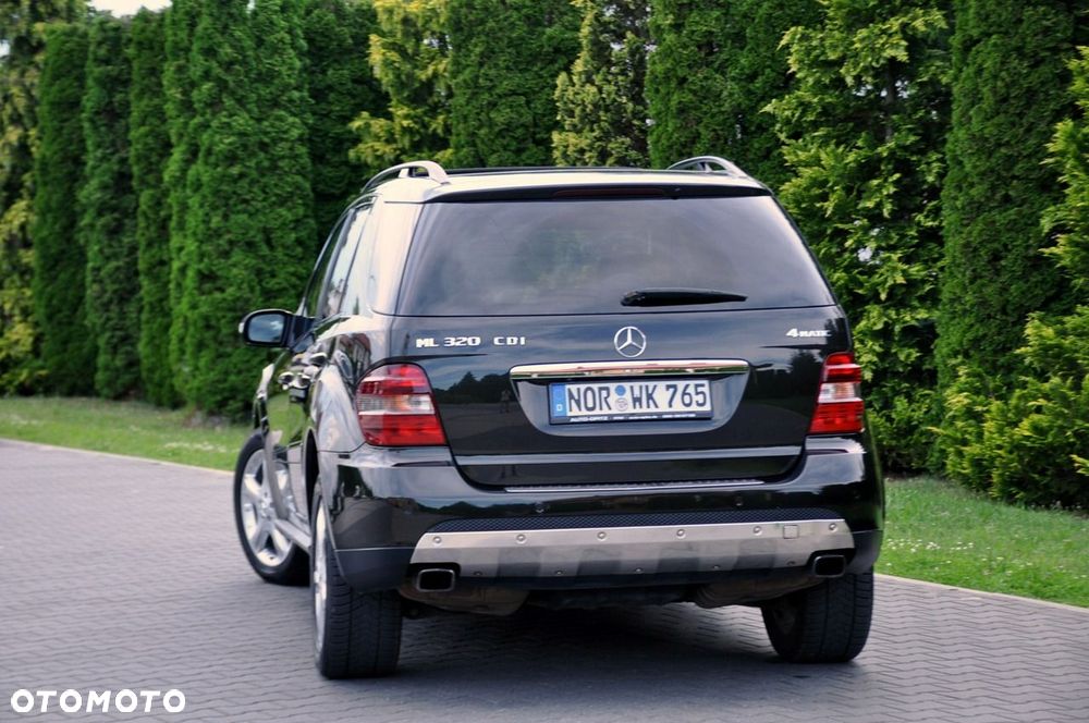 Mercedes-Benz ML - 15