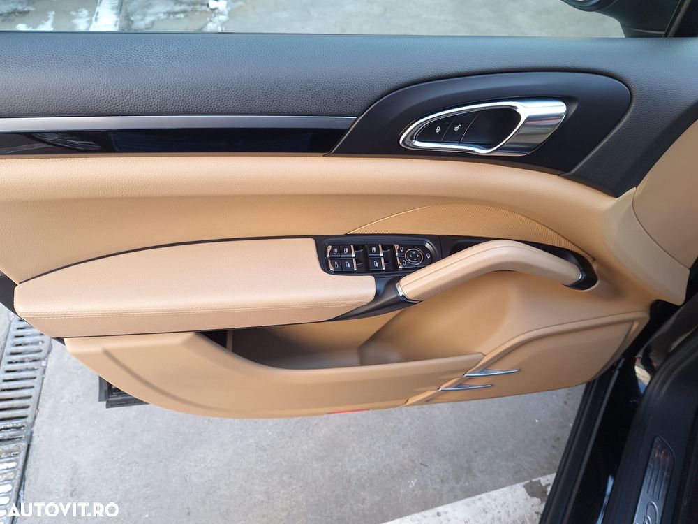 Porsche Cayenne 3.0 L - 9