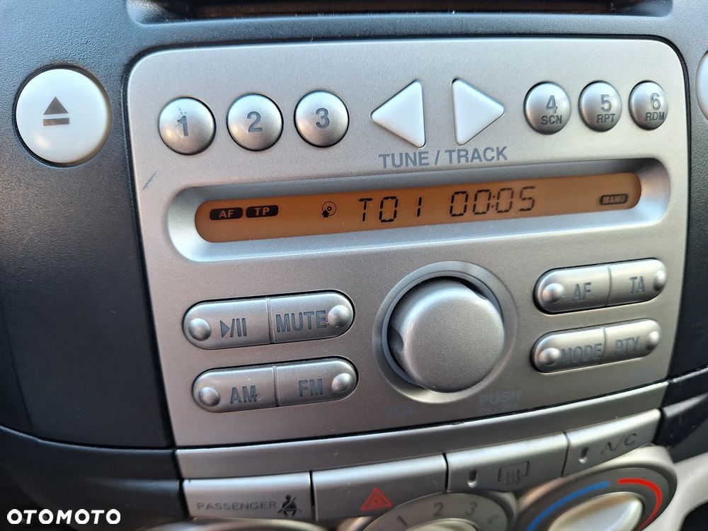Daihatsu Sirion 1.3 - 24