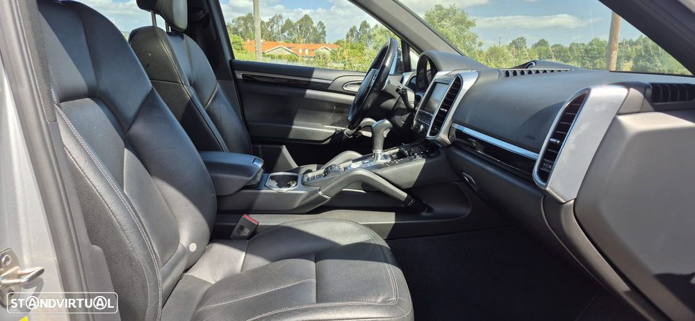Porsche Cayenne S - 21