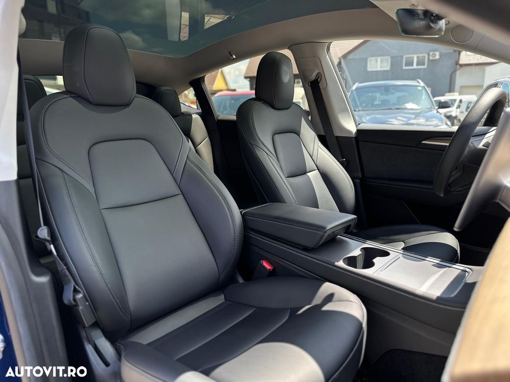 Tesla Model Y Long Range Dual Motor AWD - 19