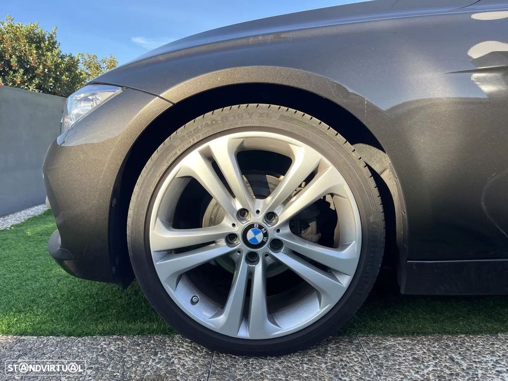 BMW 320 d Touring Aut. M Sport - 18