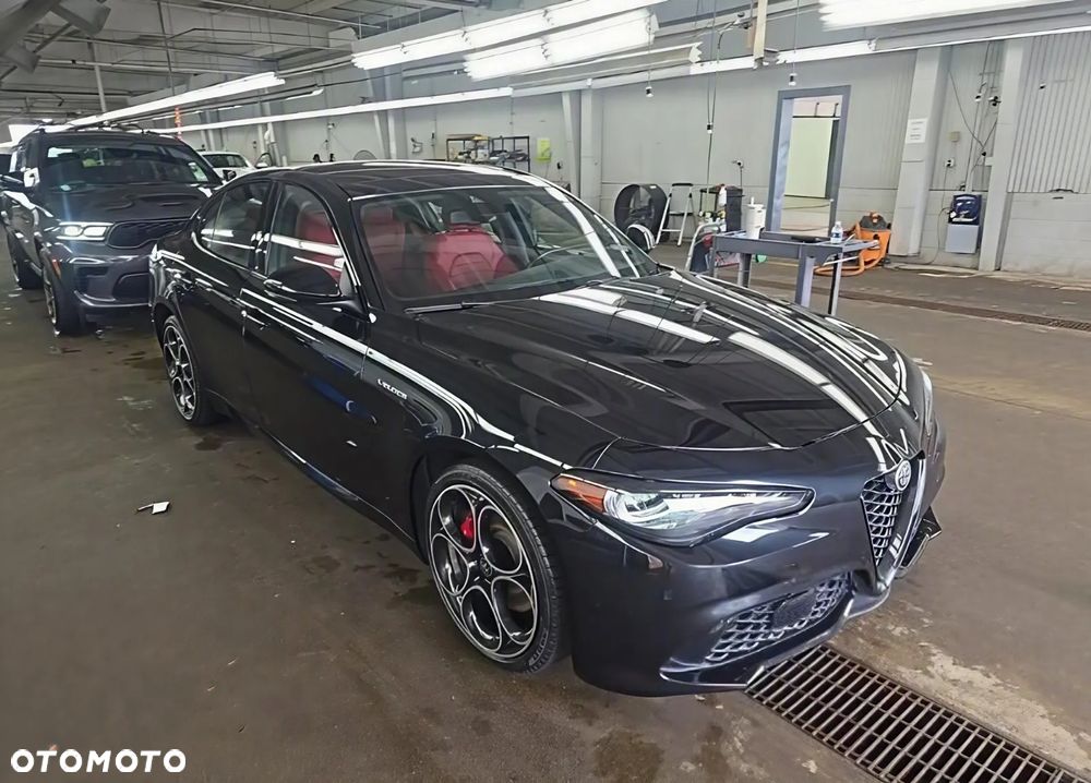 Alfa Romeo Giulia - 1