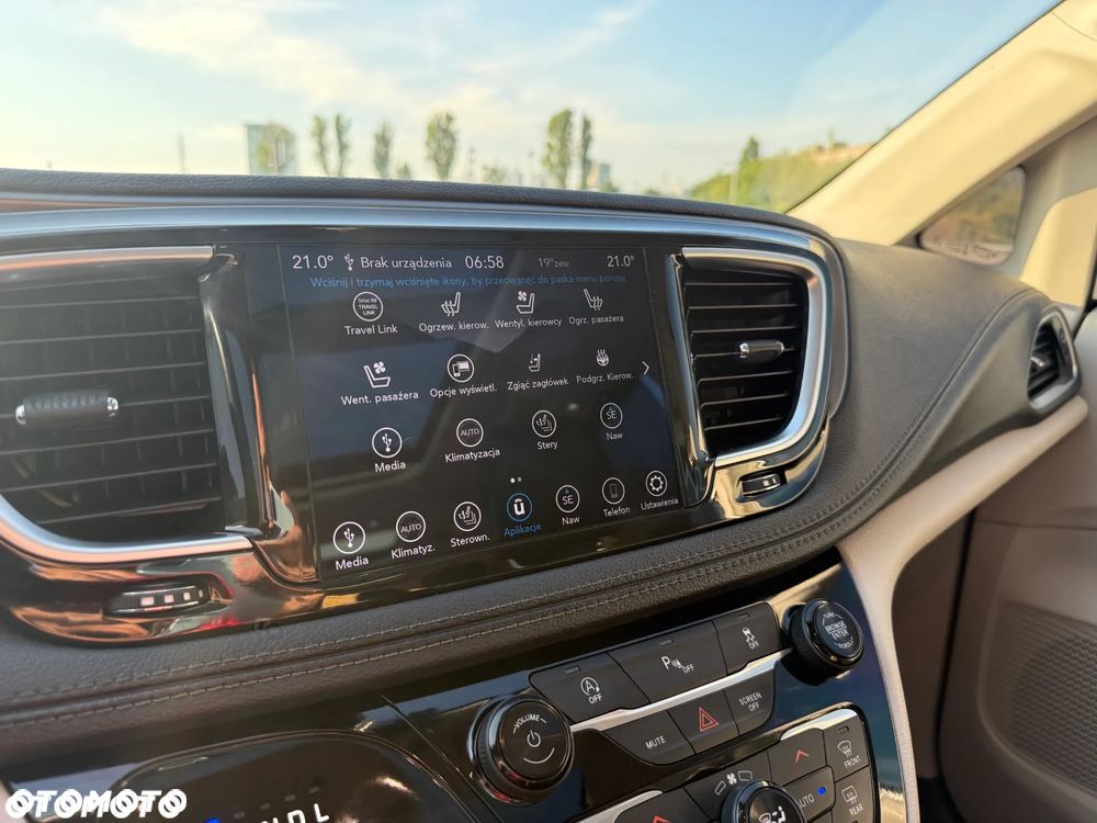 Chrysler Pacifica - 8