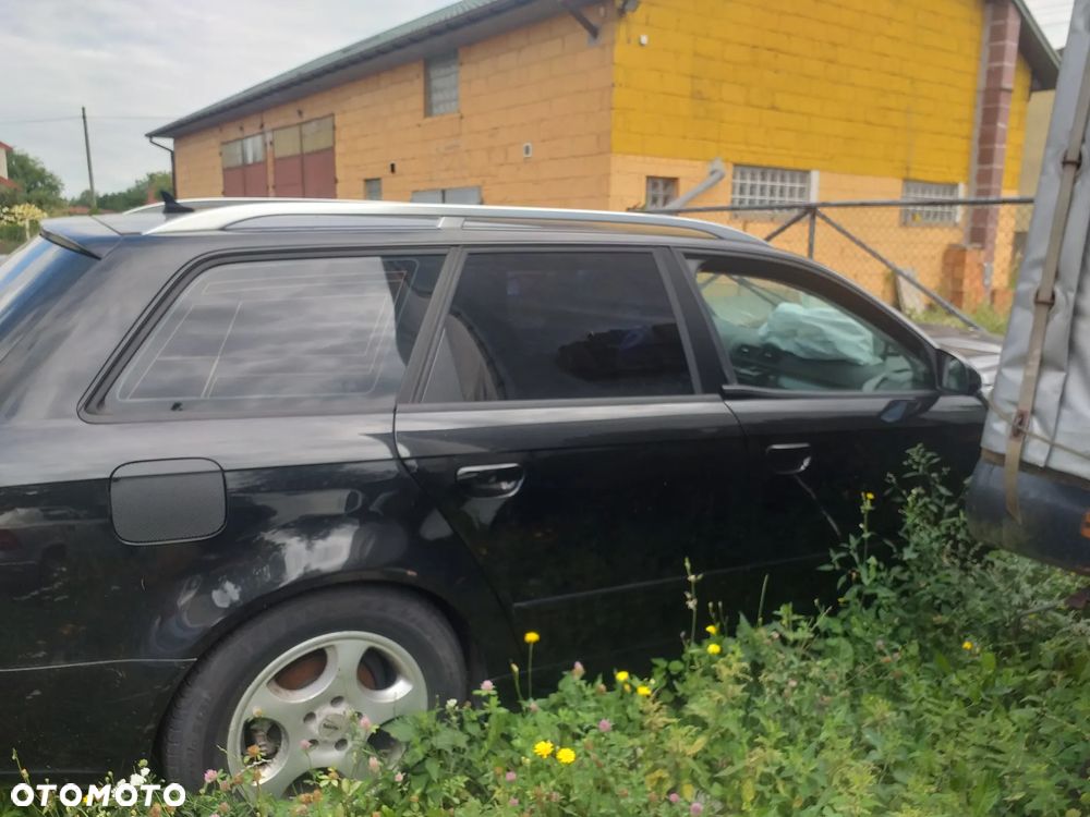 Auto na części - Audi A4 B7 Avant diesel Silnik Skrzynia Drzwi Maska Klapa Błotnik Zderzak Lampa Szyba Klamka Lusterko Deska Kokpit - 5