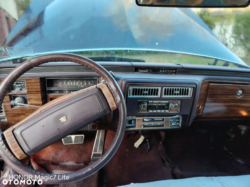 Cadillac Deville - 8