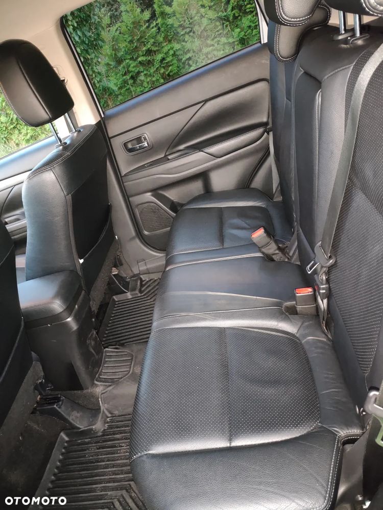 Mitsubishi Outlander - 8