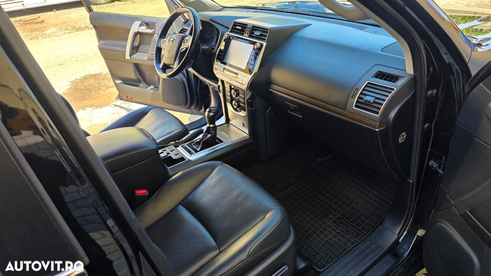 Toyota Land Cruiser 2.8l Turbo D-4D A/T Luxury - 6