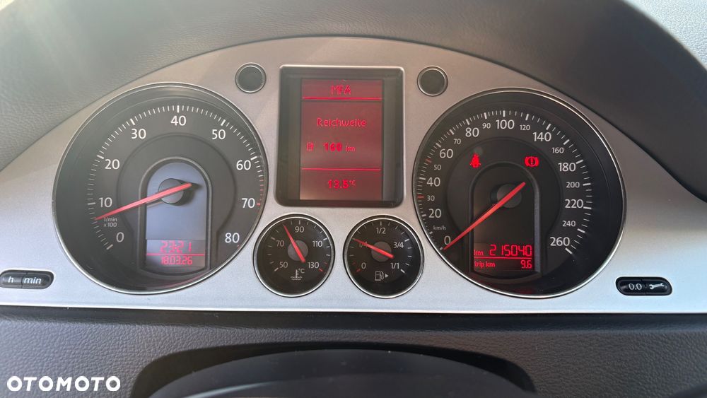 Volkswagen Passat 1.6 FSI Comfortline - 30