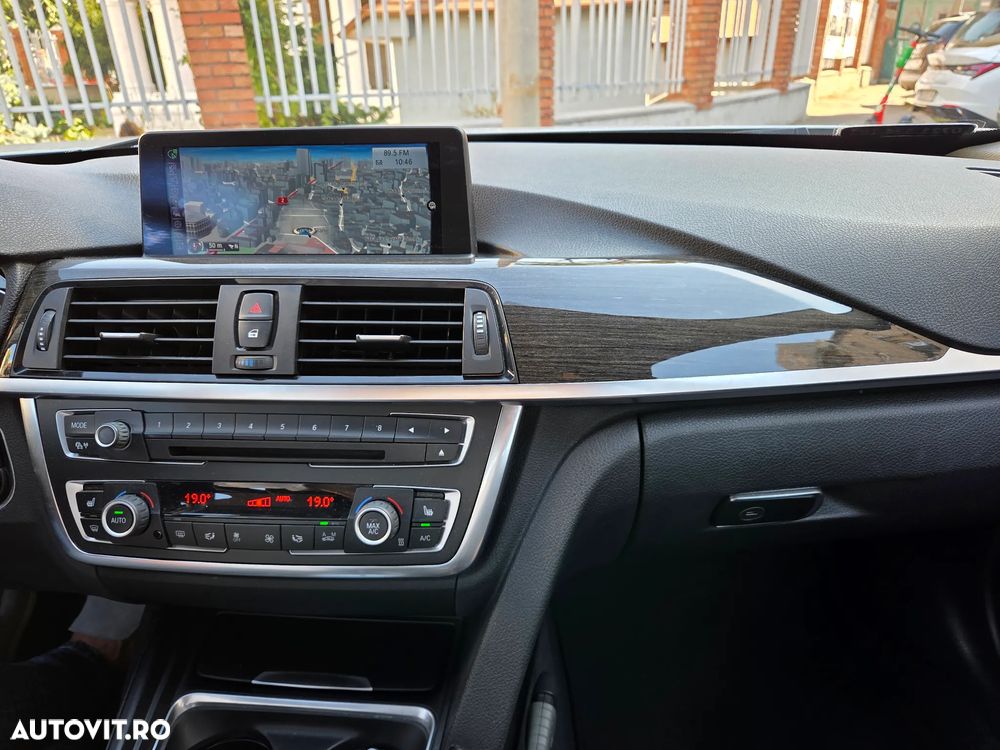 BMW Seria 3 320d Touring Aut. Efficient Dynamics Edition Blue Perf. Luxury Line - 11