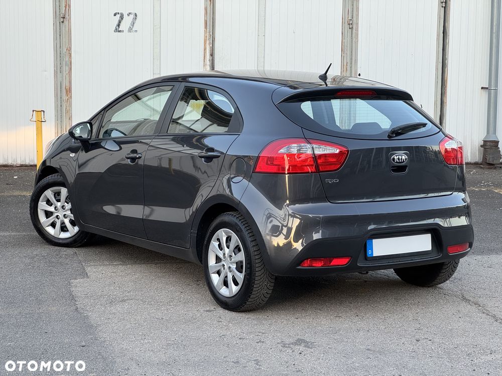 Kia Rio 1.2 Dream Team Edition - 11