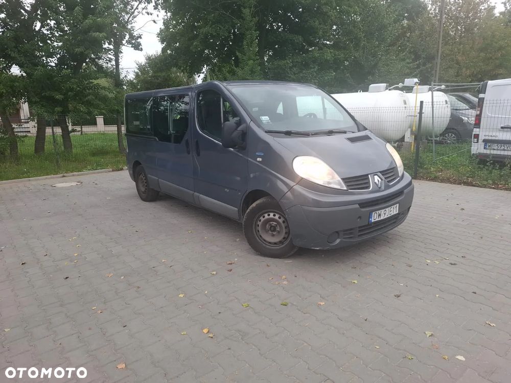 Renault Trafic Grand Passenger Black Edition - 5