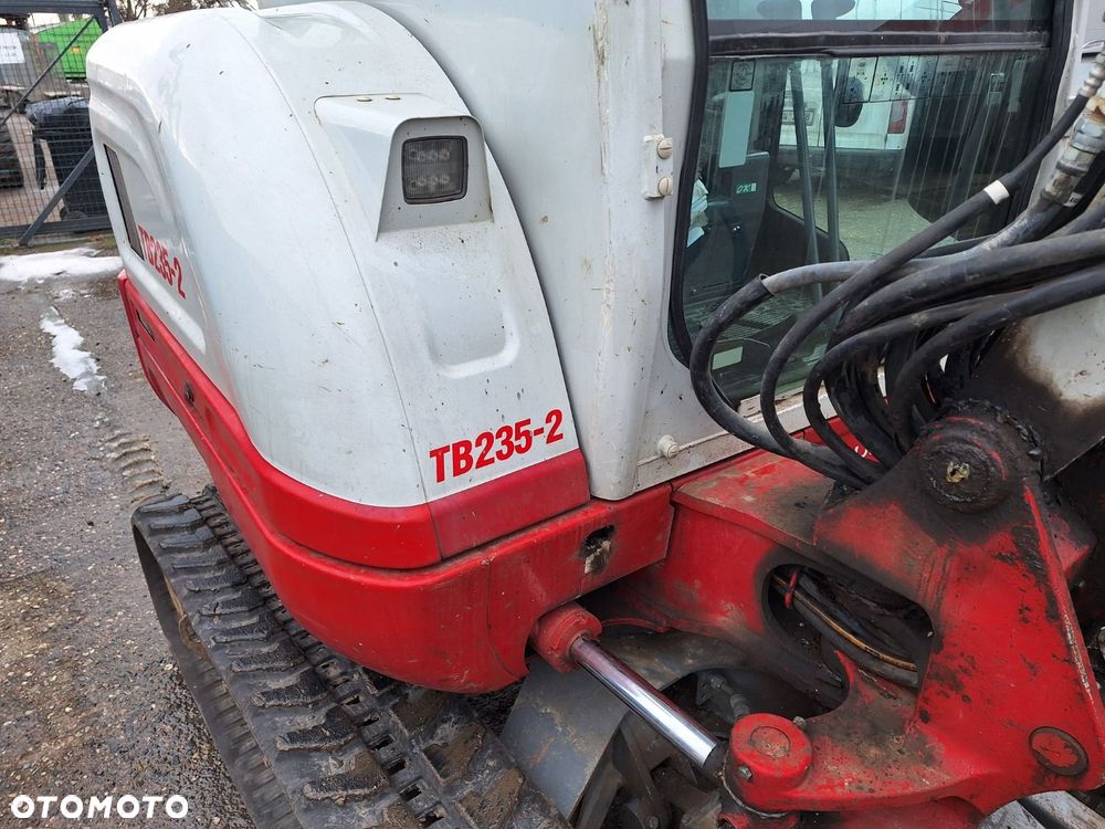 Takeuchi Tb 235-2 - 39