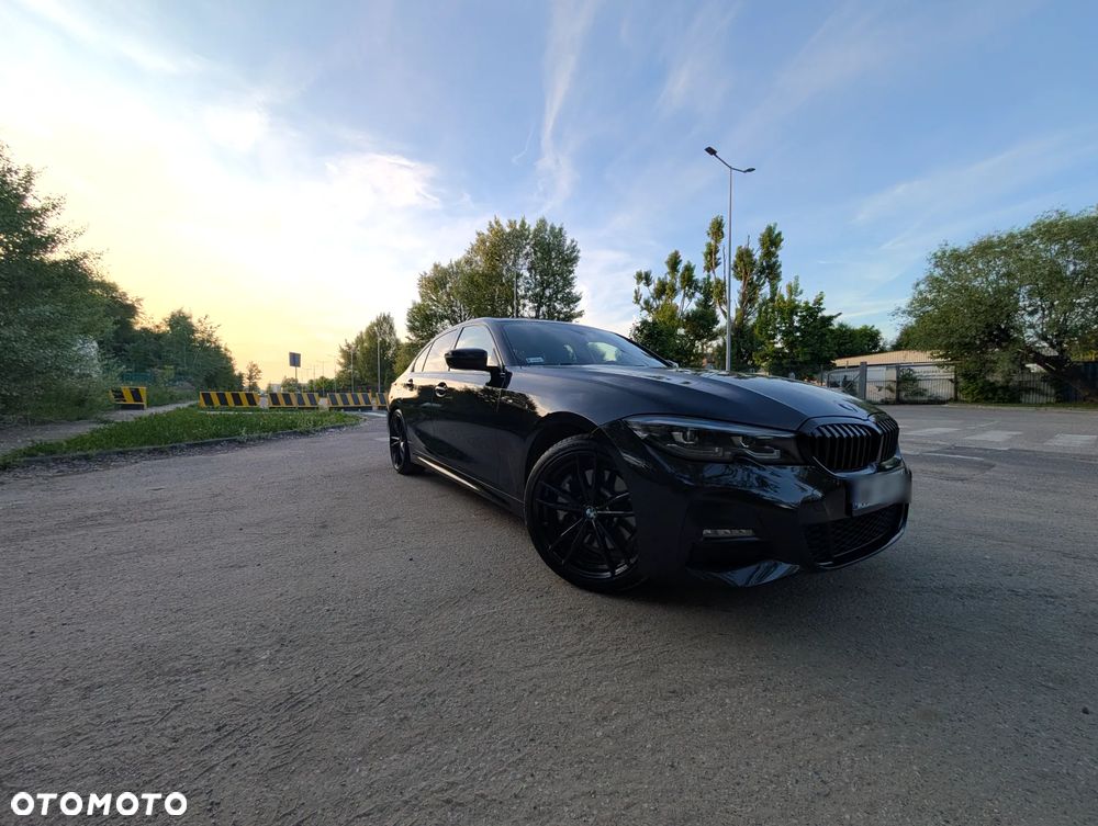 BMW Seria 3 330i xDrive Sport - 2