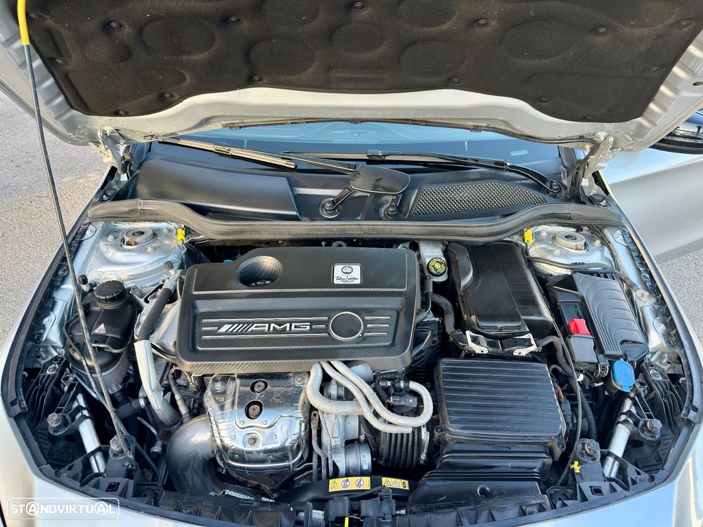 Mercedes-Benz CLA 45 AMG 4Matic Speedshift 7G-DCT Night Edition - 11