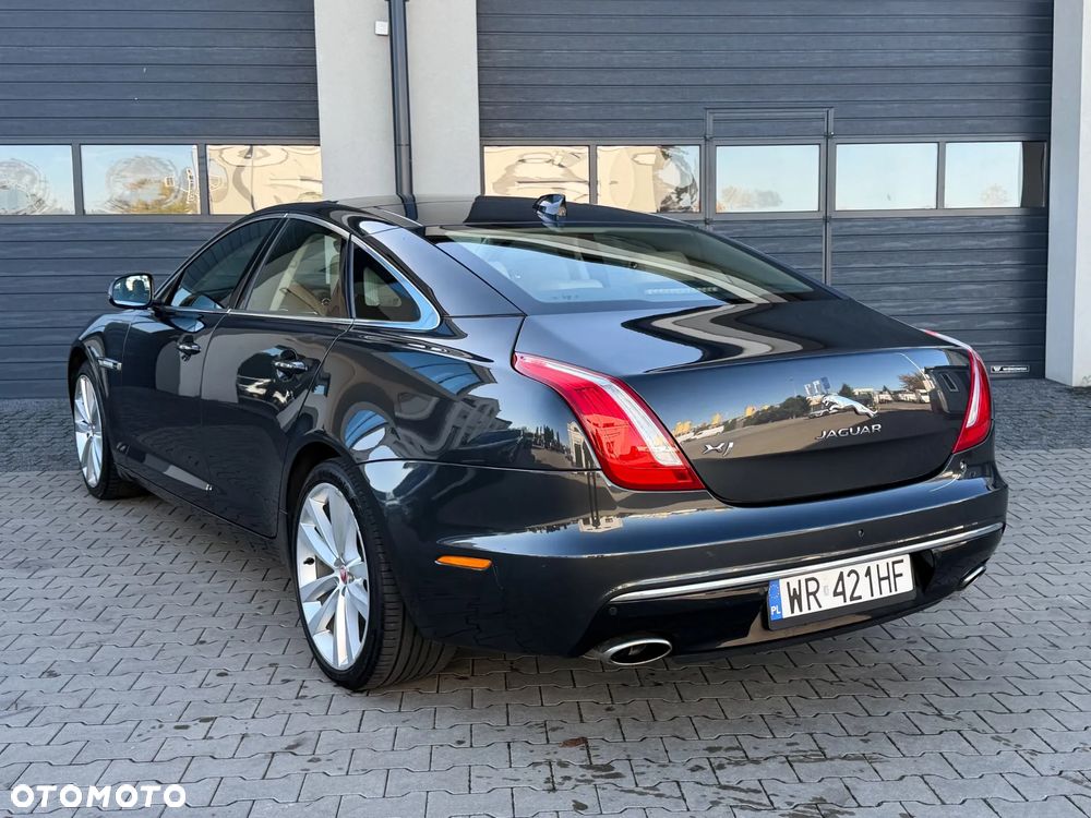 Jaguar XJ 3.0 D V6 Premium Luxury - 15