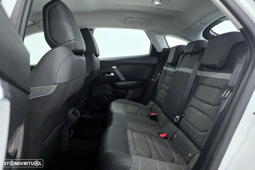 Citroën C4 1.2 PureTech Shine EAT8 - 10
