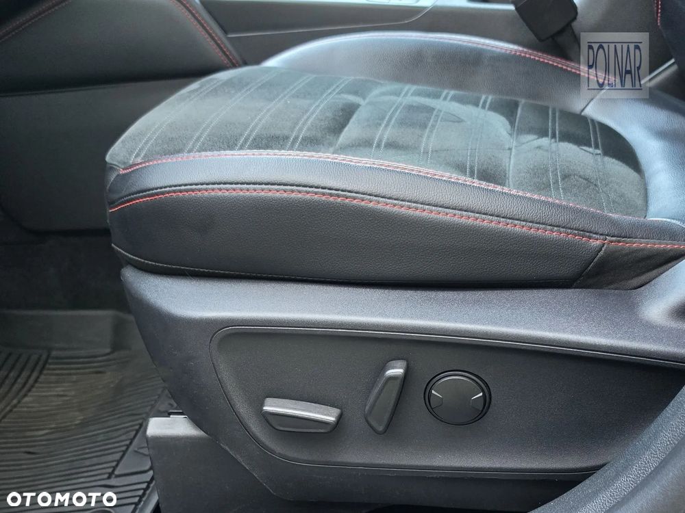 Ford Kuga 2.5 FHEV AWD ST-Line X - 18