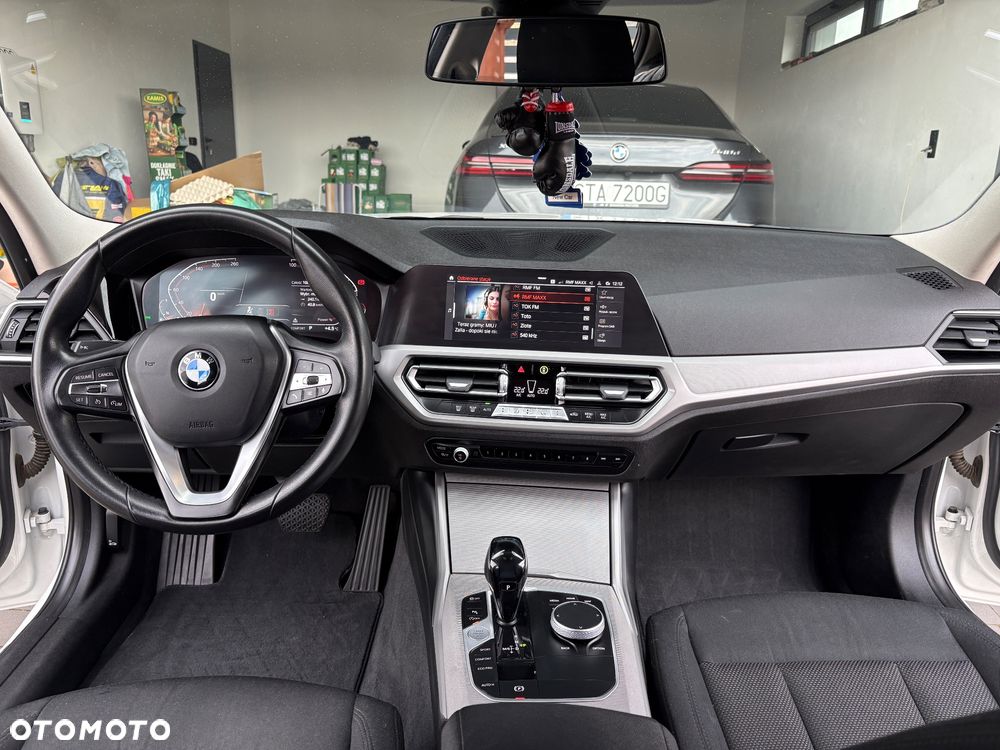 BMW Seria 3 318i - 10