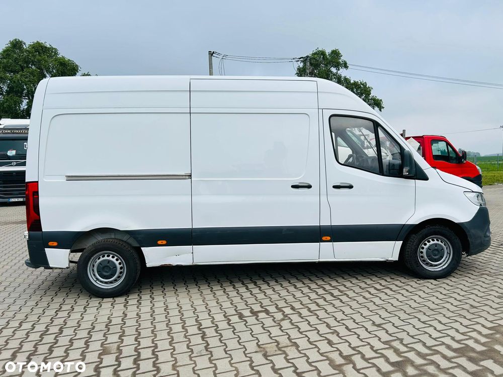 Mercedes-Benz Sprinter - 10
