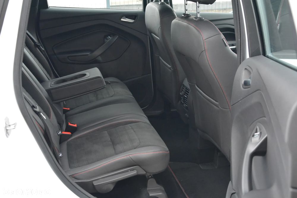Ford Kuga 2.0 TDCi 4x4 ST-Line - 33