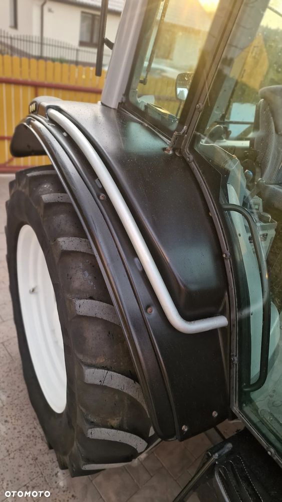 Valtra N121 HiTech, 130 koni, SISU 4cyl TURBO INTECOOLER, 141, 111, 101 - 33