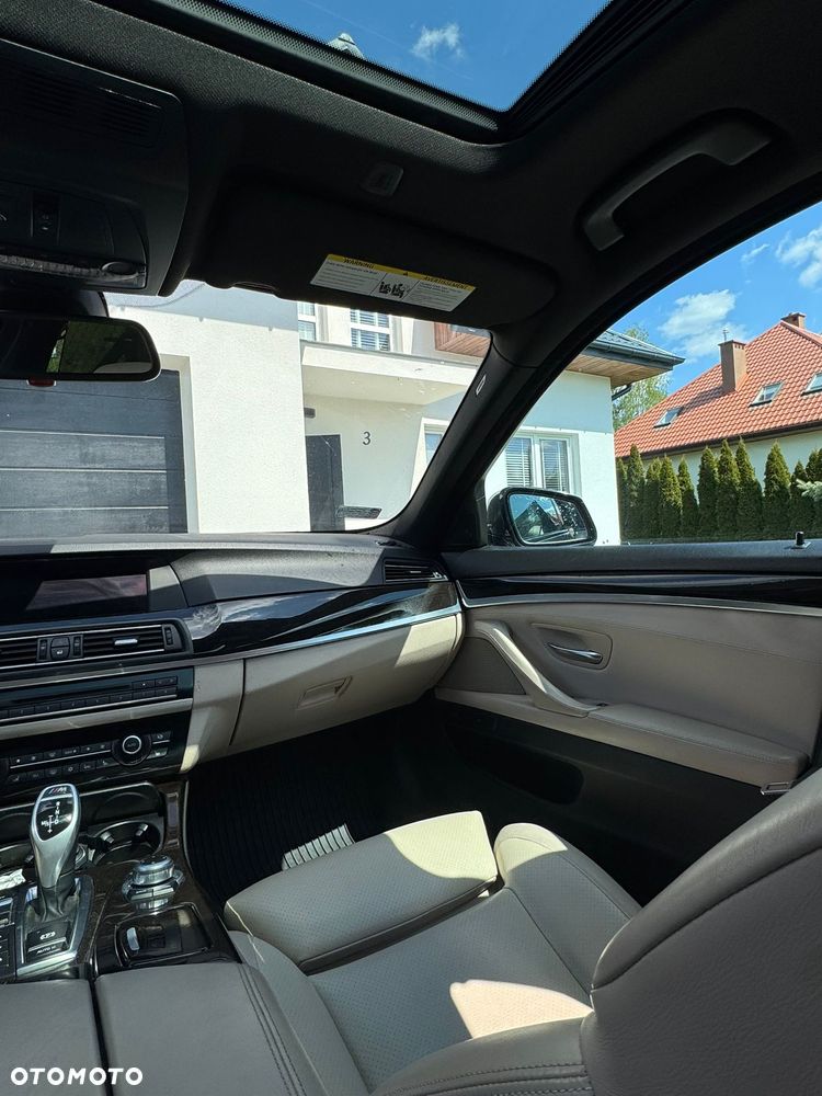 BMW Seria 5 550i xDrive Sport-Aut - 9