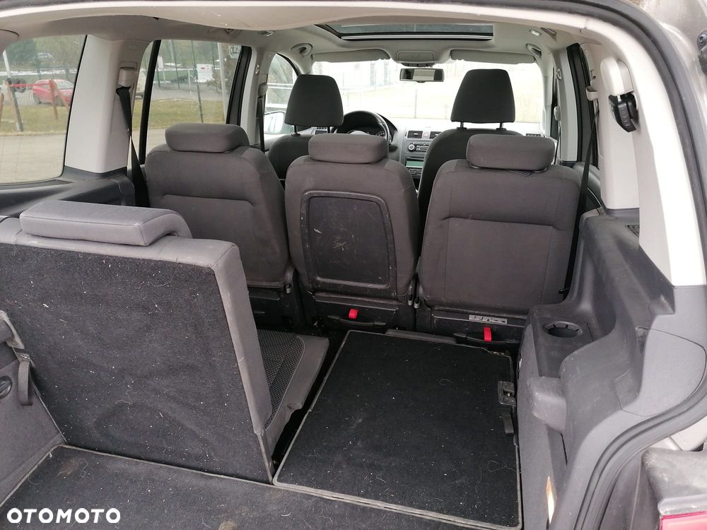 Volkswagen Touran - 9