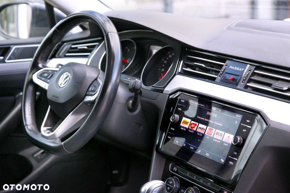 Volkswagen Passat - 13