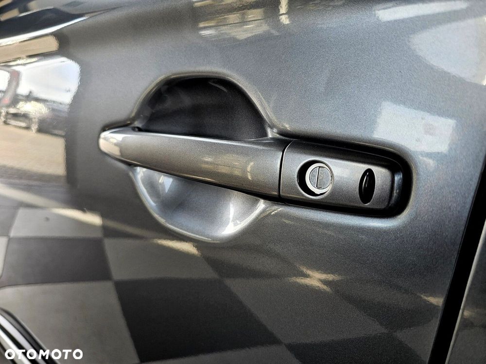 Mitsubishi Outlander - 9