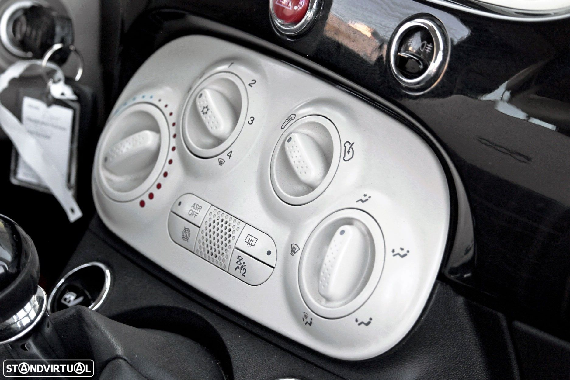 Fiat 500C 1.0 Hybrid Lounge - 23