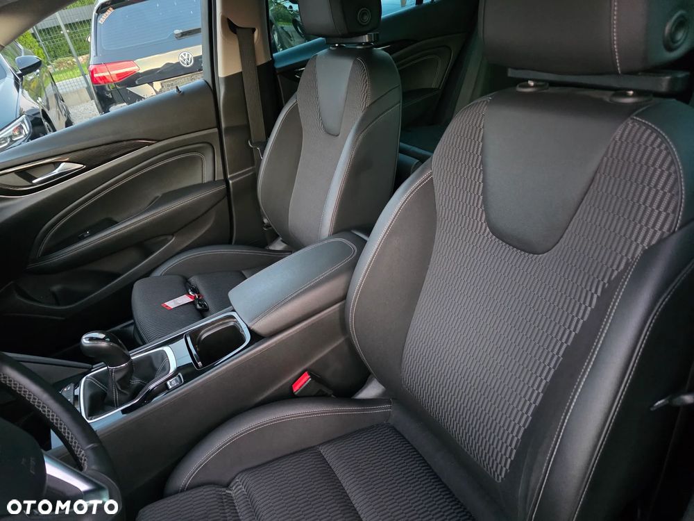 Opel Insignia 2.0 CDTI 4x4 ecoFLEX Start/Stop Business Innovation - 19