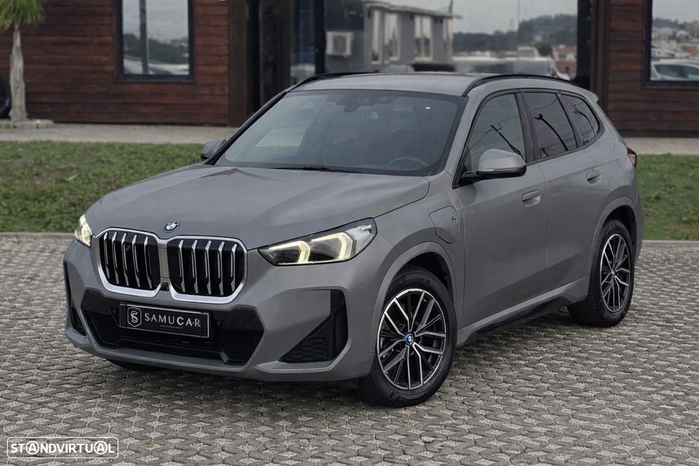 BMW iX1 xDrive30 M Sport Pack - 4