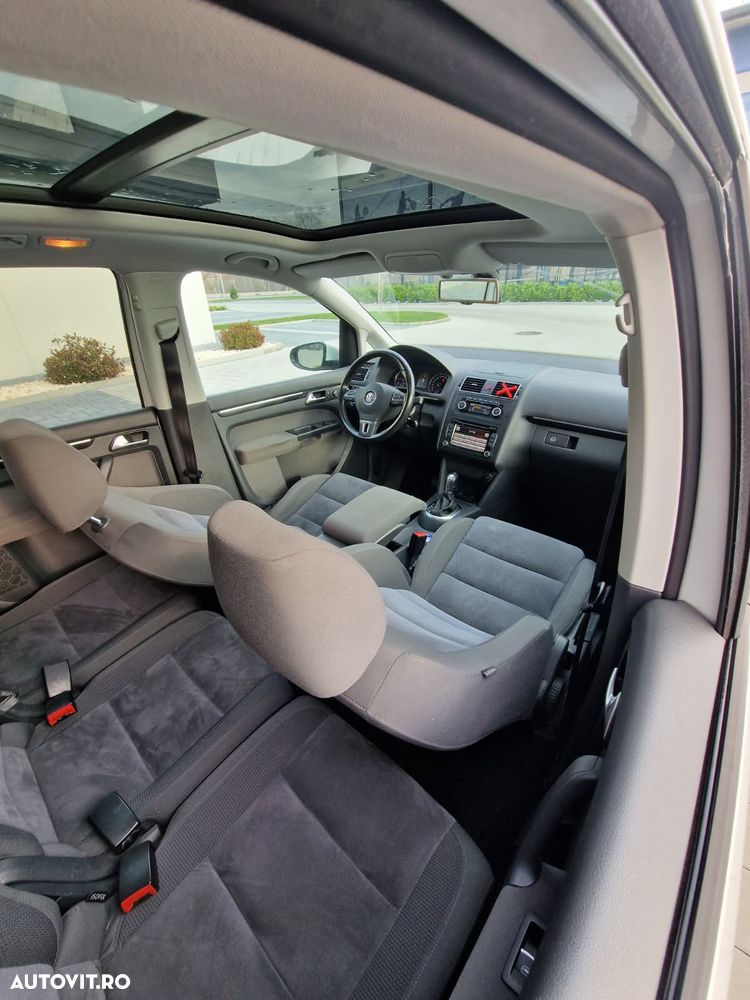 Volkswagen Touran 2.0 TDI DPF DSG Highline - 17