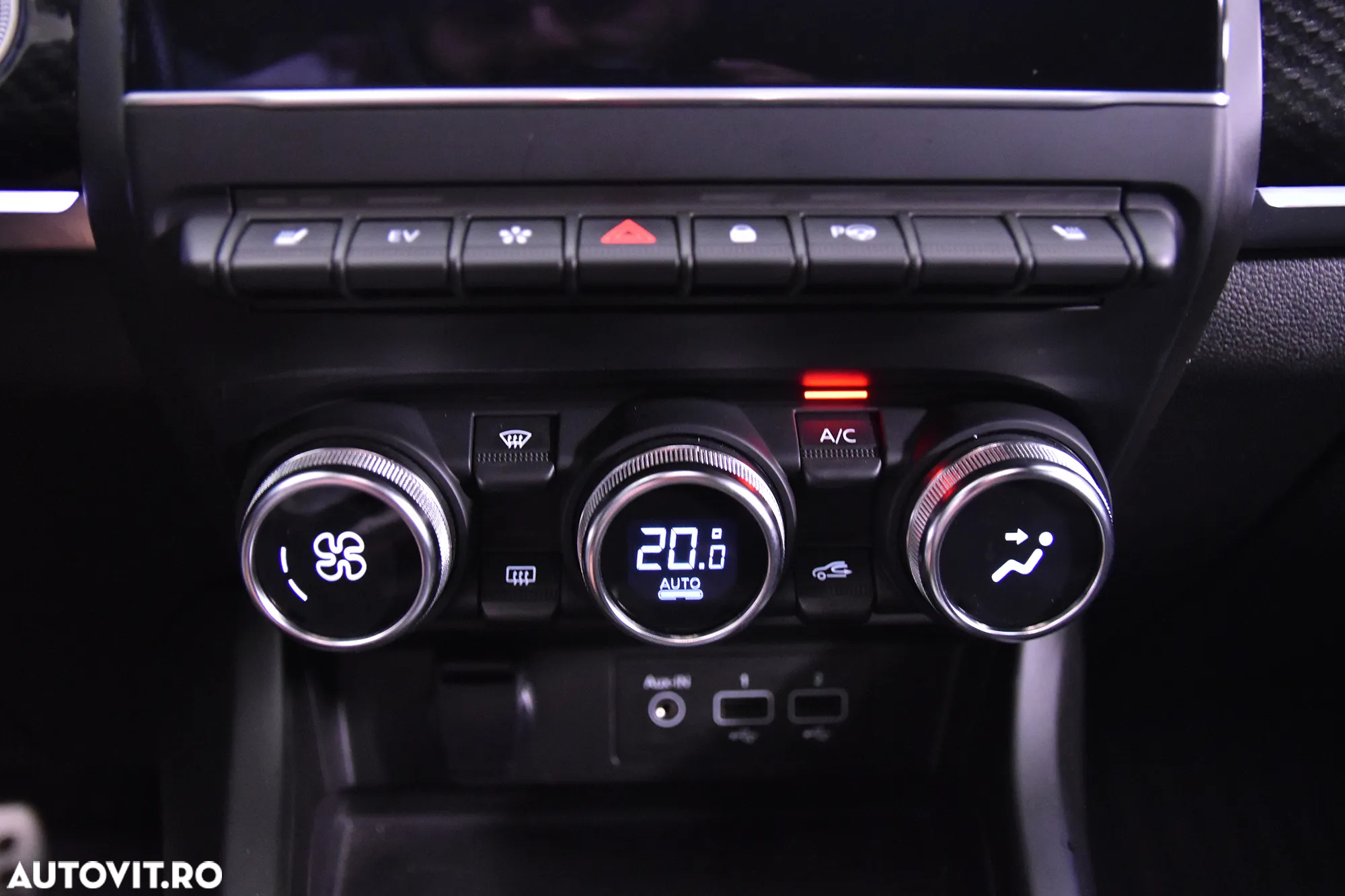 Renault Arkana E-TECH Hybrid RS Line - 17