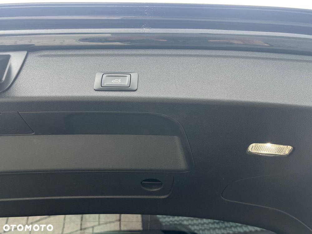 Audi A4 Avant 2.0 TDI ultra S tronic design - 39