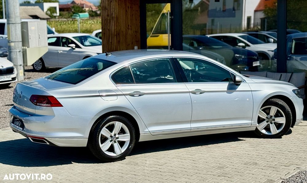 Volkswagen Passat 2.0 TDI DSG Highline - 14