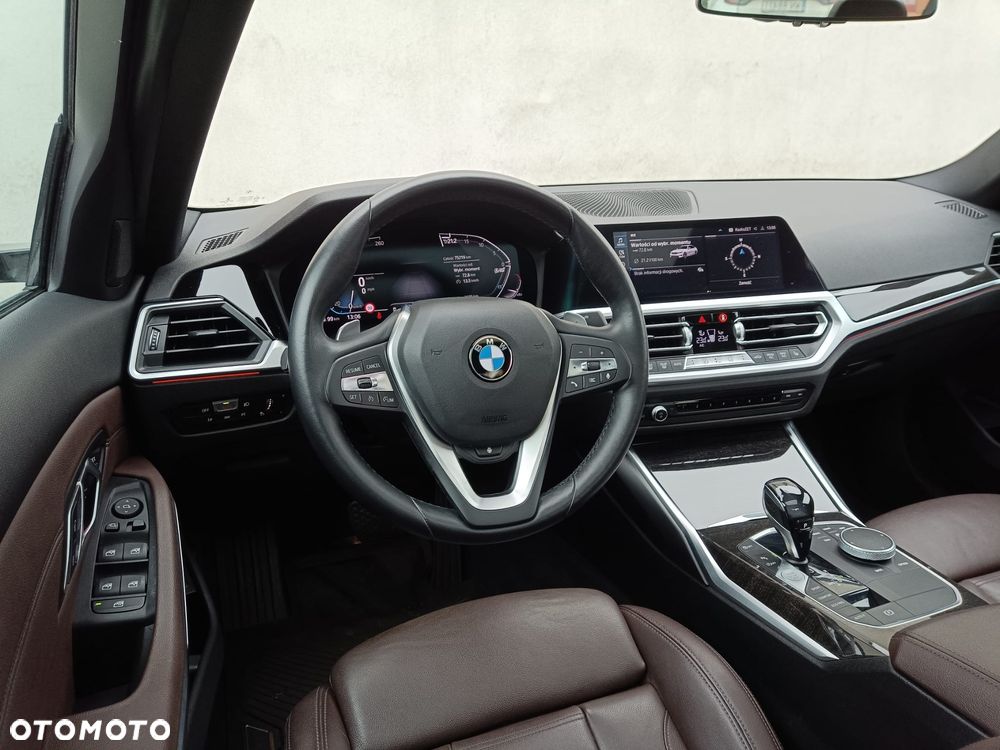BMW Seria 3 330i xDrive Sport Line - 23