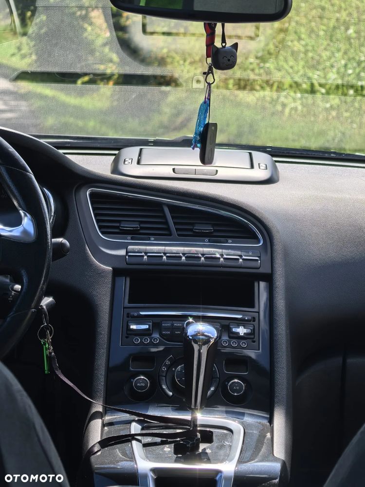 Peugeot 5008 2.0 HDi Premium + - 16