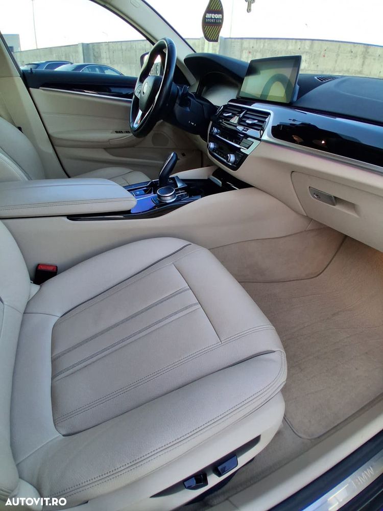 BMW Seria 5 518d AT MHEV - 14
