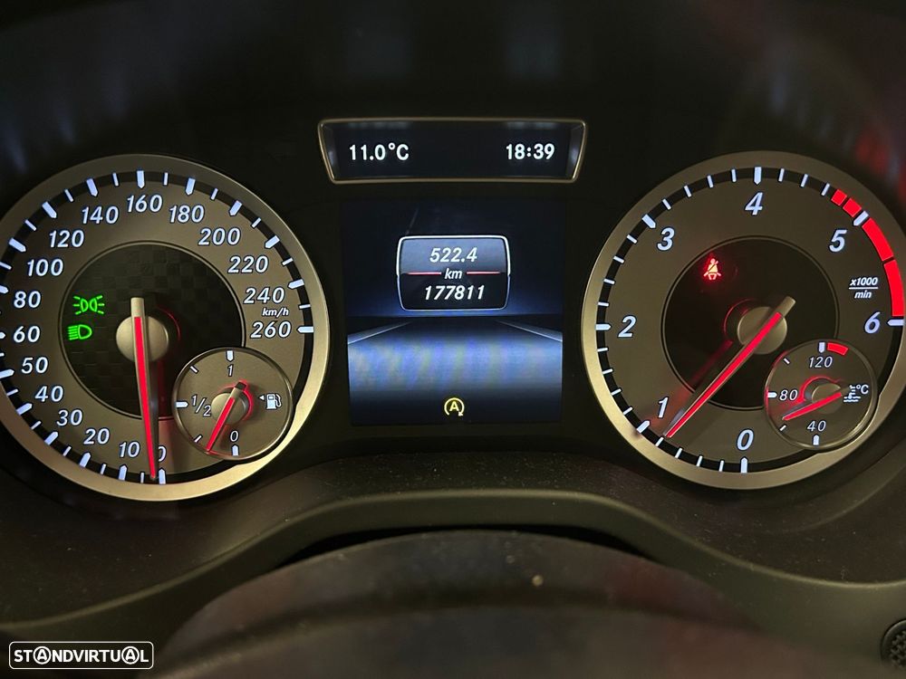 Mercedes-Benz A 180 CDI BE AMG Line - 14