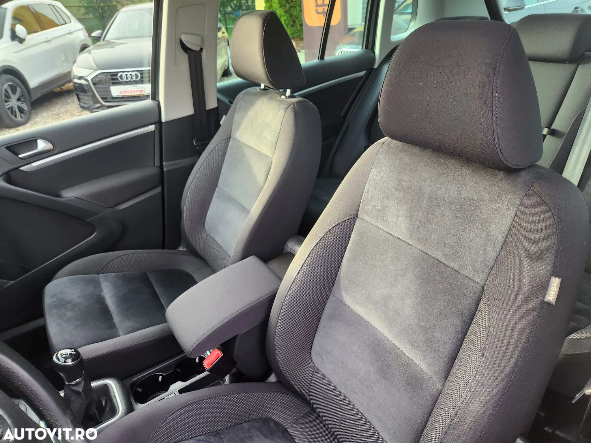 Volkswagen Tiguan 2.0 TDI 4Motion BMT Sport & Style - 14
