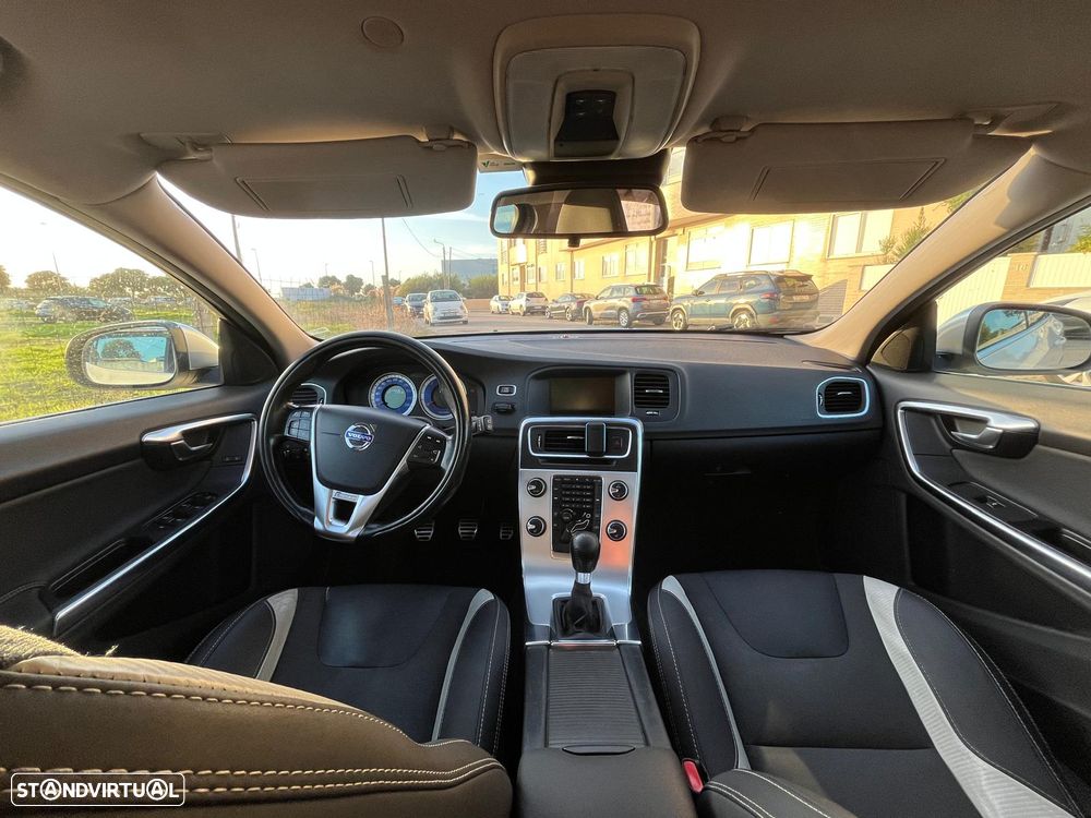 Volvo V60 D2 Edition - 32