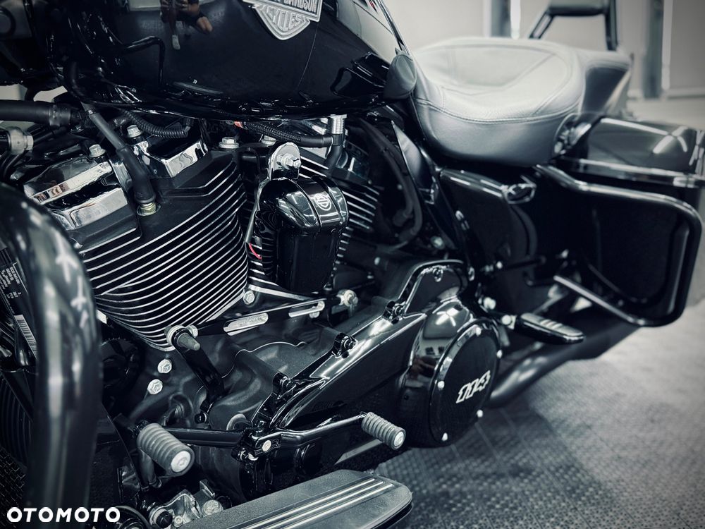 Harley-Davidson Touring Road King - 17