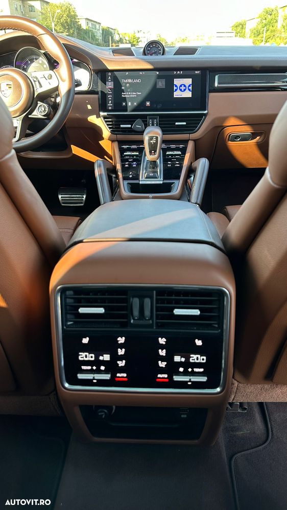 Porsche Cayenne - 9