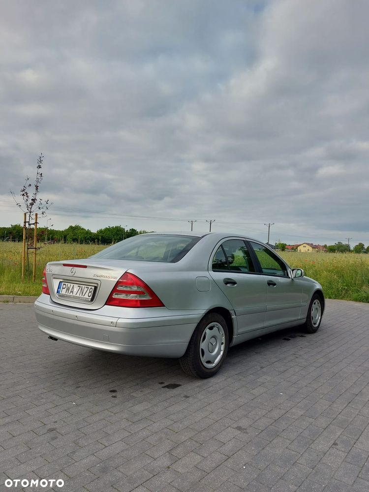 Mercedes-Benz Klasa C 180 T Kompressor Classic - 4